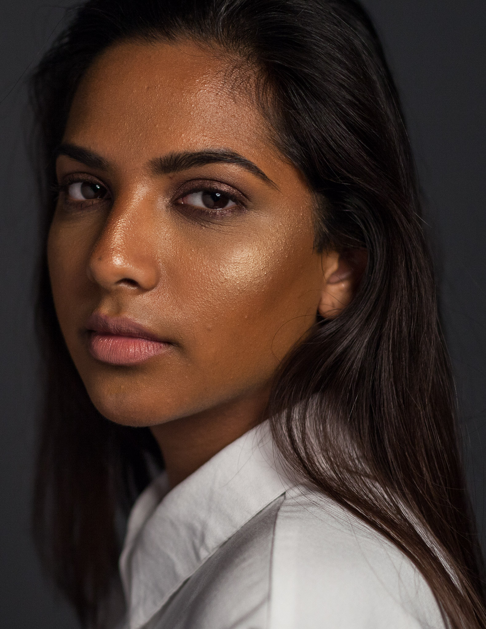 Professional beauty retouching (before) and photography by STUDIO OTHERNESS