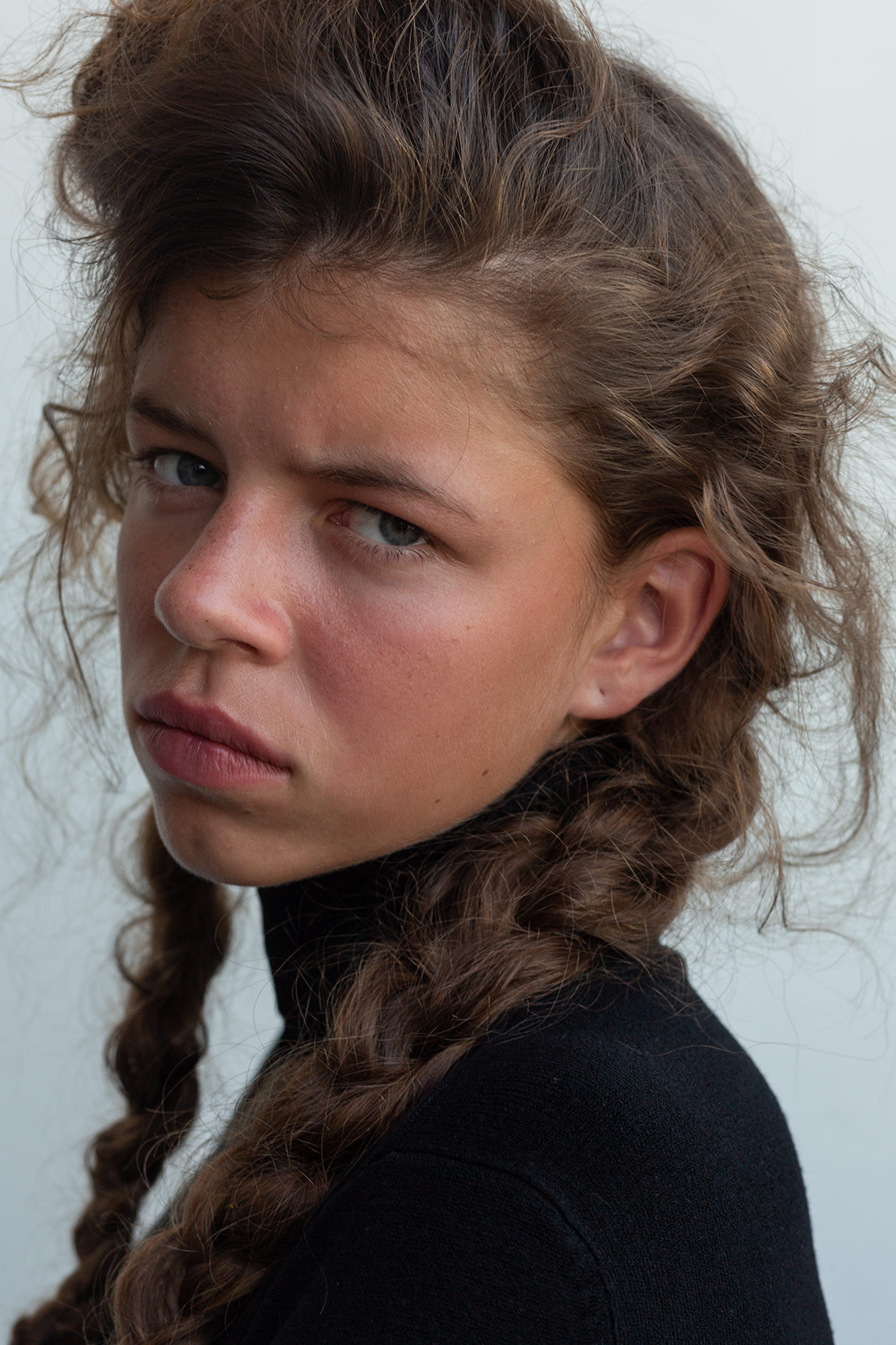 Professional beauty retouching (before) by STUDIO OTHERNESS photo by Robertas Pledas model from Ruta Model management