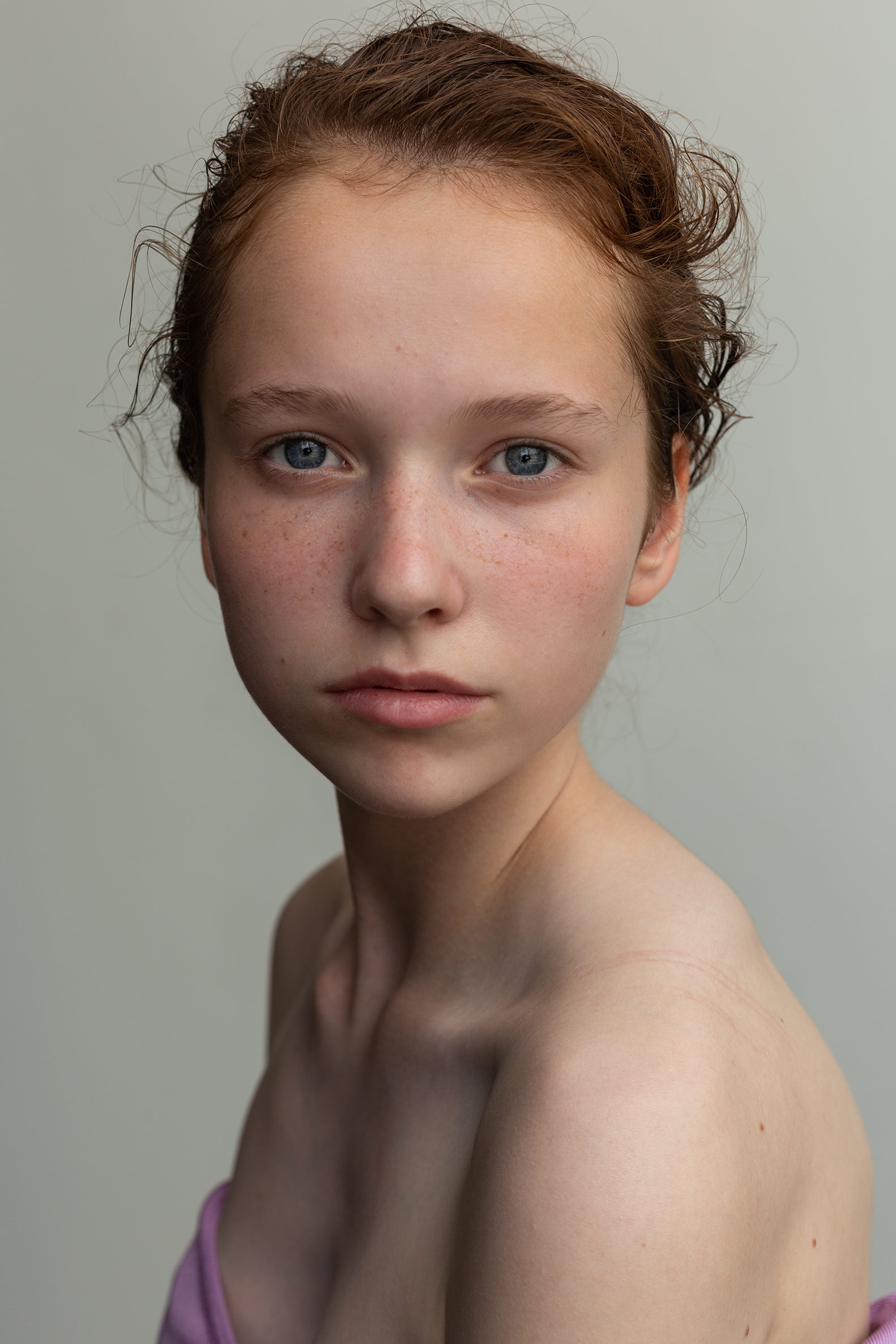 Professional beauty retouching (before) by STUDIO OTHERNESS photo by Robertas Pledas model from Ruta Model management