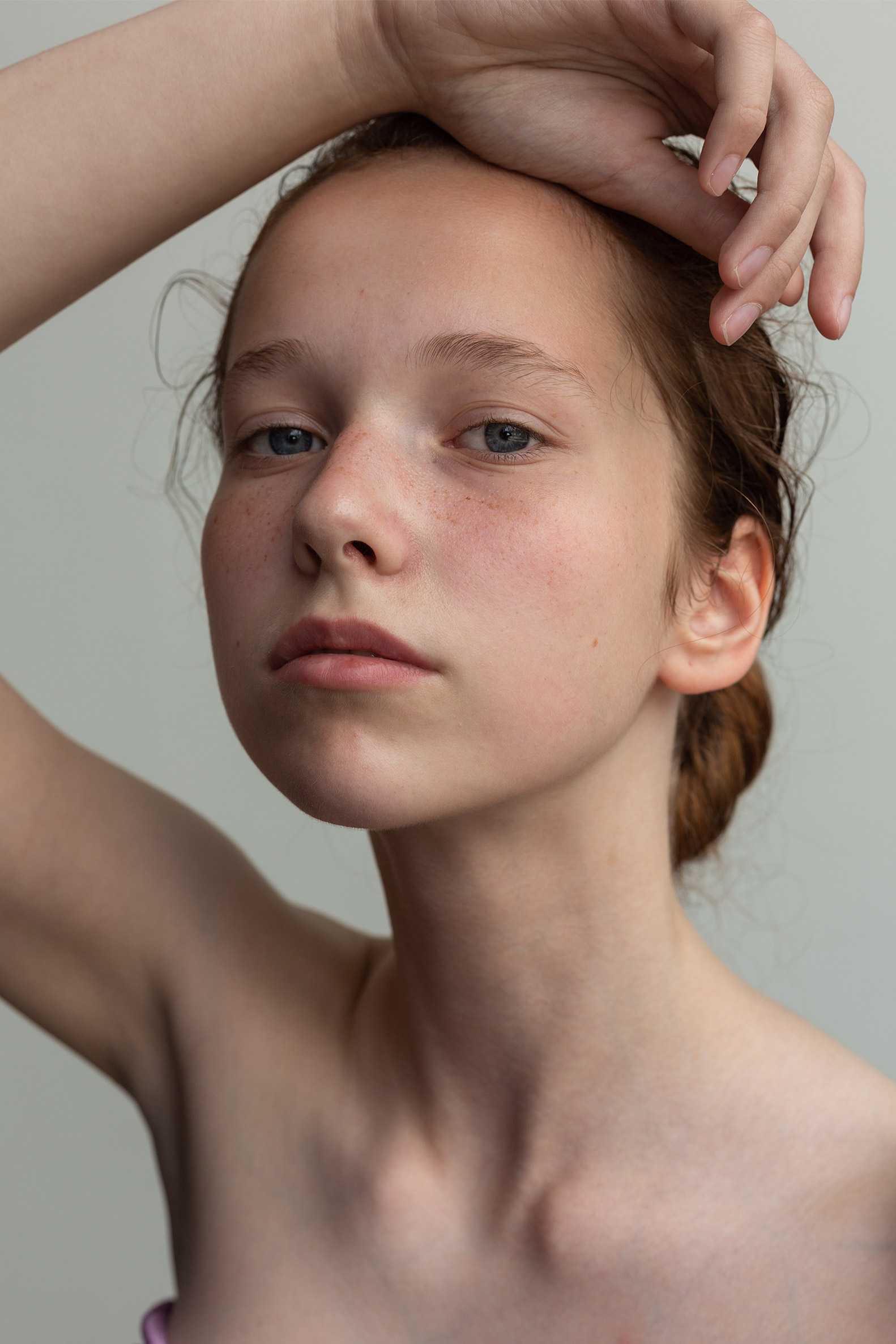 Professional beauty retouching (before) by STUDIO OTHERNESS photo by Robertas Pledas model from Ruta Model management